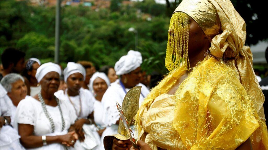 Carnaval e Orixás: guia para entender enredos dos desfiles
