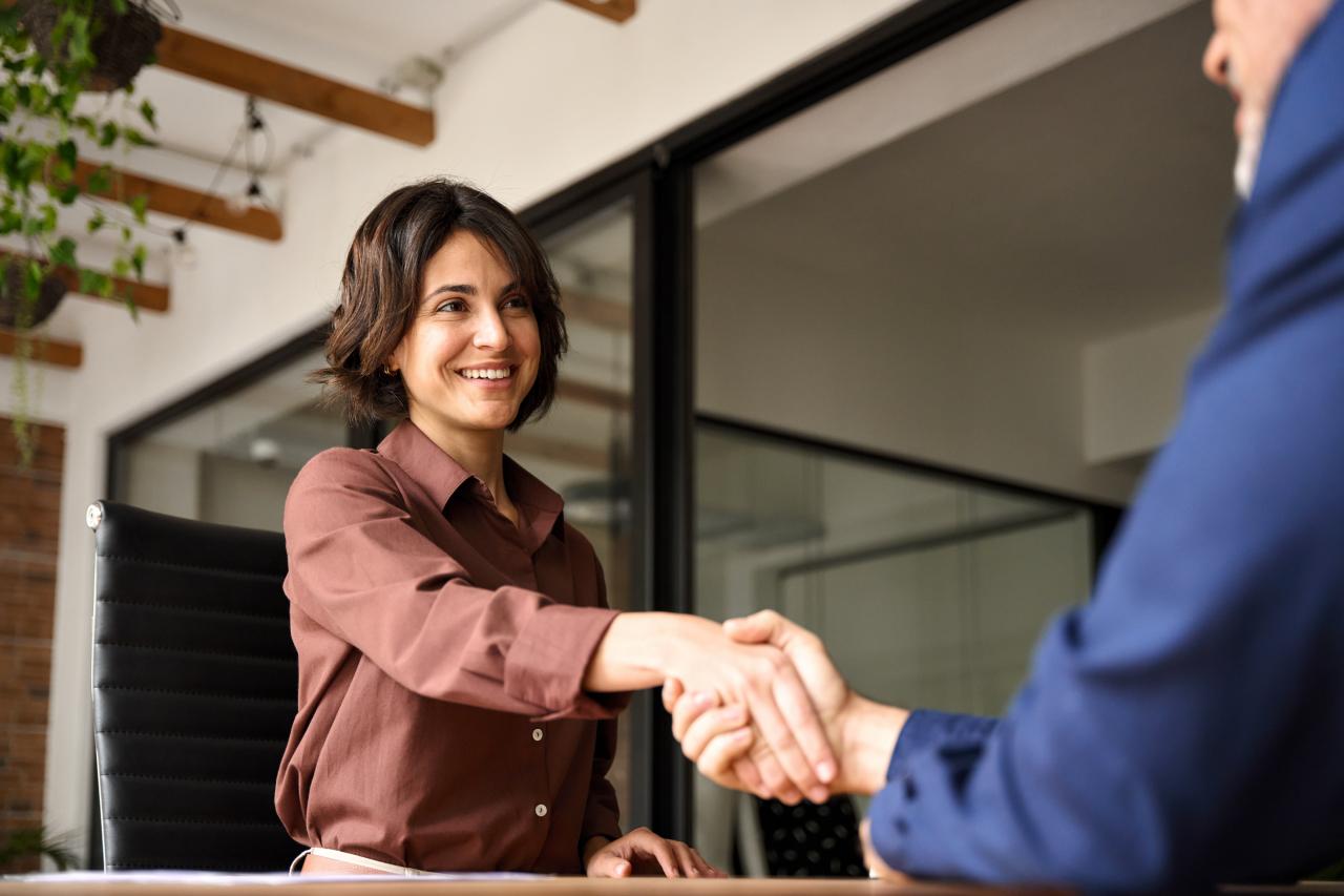 4 orações para conseguir emprego: conforto e esperança
