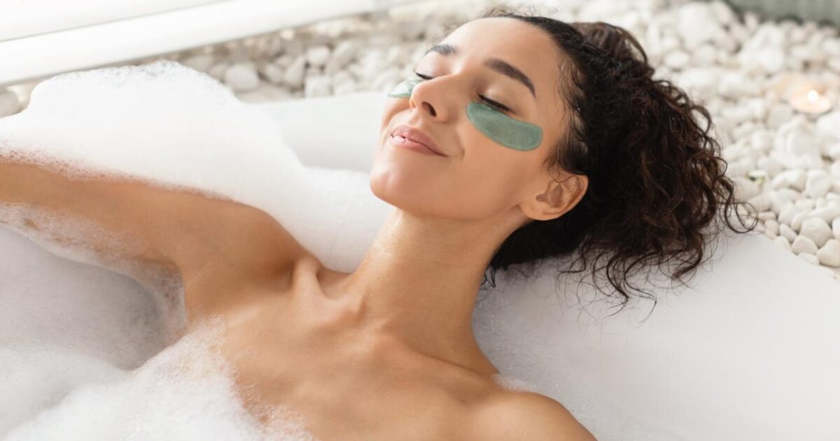 Banho de ervas para limpar energia: ritual de Sextou
