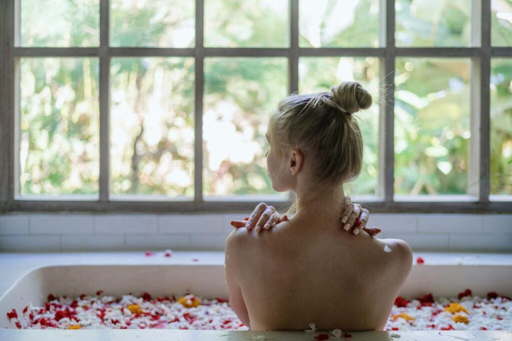 Banho de ervas: ritual para renovar as energias antes do fim de semana