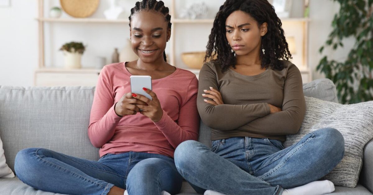 7 sinais de inveja: como identificar e se proteger