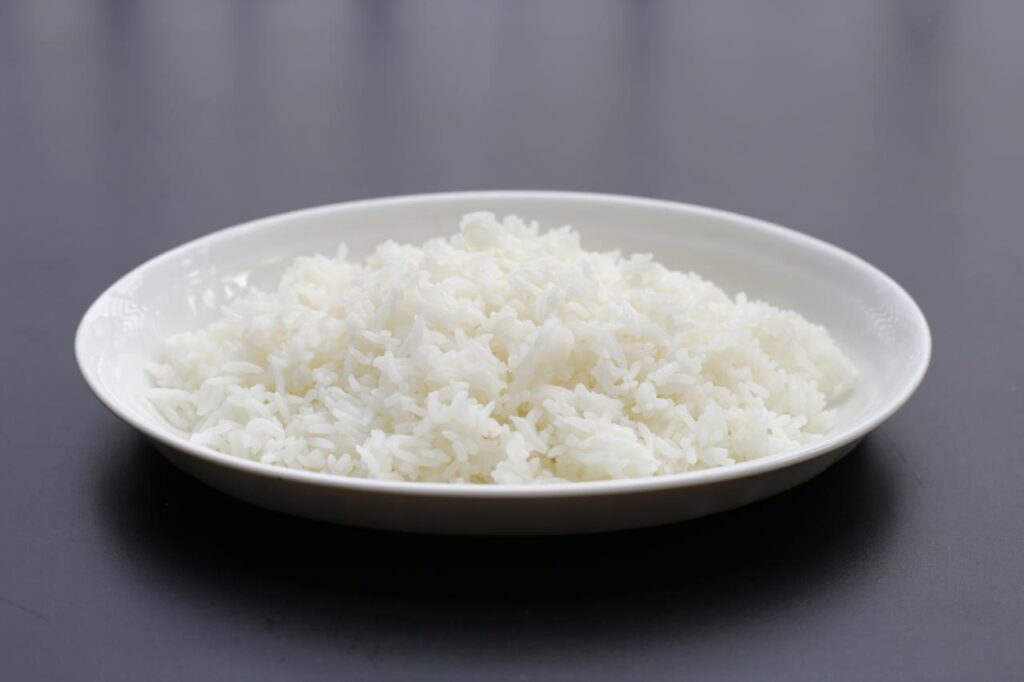 Ritual simples com arroz para atrair prosperidade e fartura